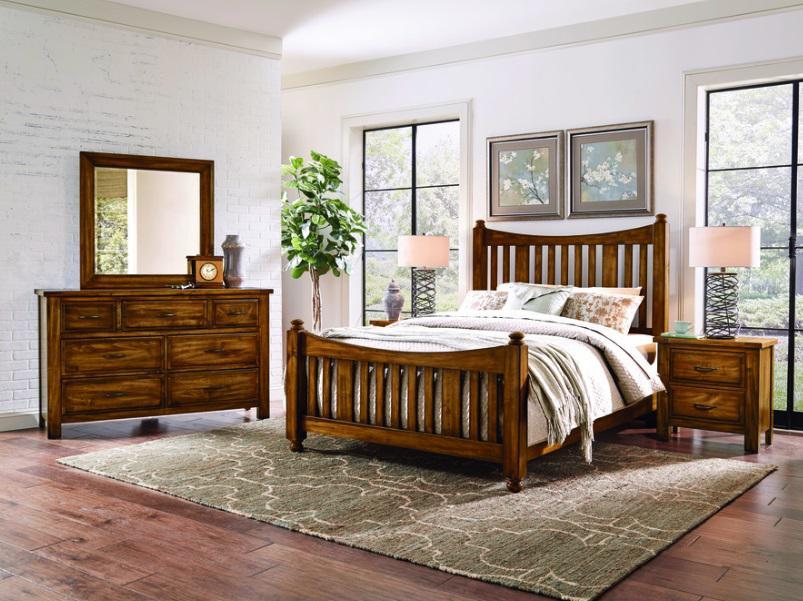 Vaughan-Bassett Maple Road King Slat Poster Bed  in Antique Amish